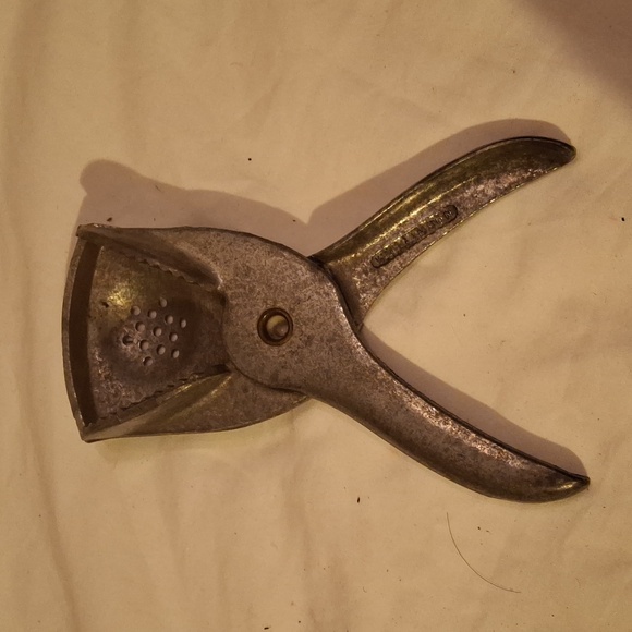Vintage Citrus Squeezer - Picture 2 of 2
